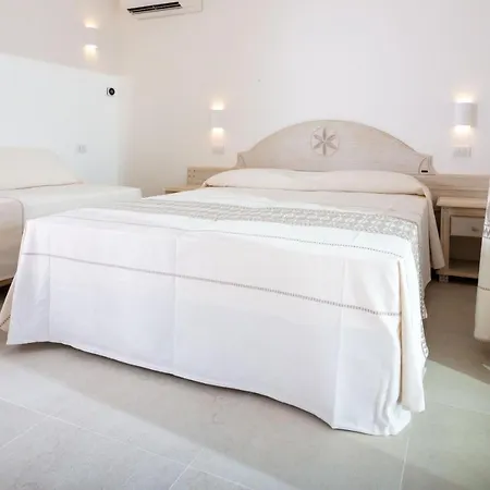 Bed & Breakfast La Corte Di Pulicinu Baja Sardinia