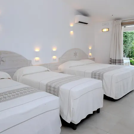 La Corte Di Pulicinu Bed & Breakfast Baja Sardinia