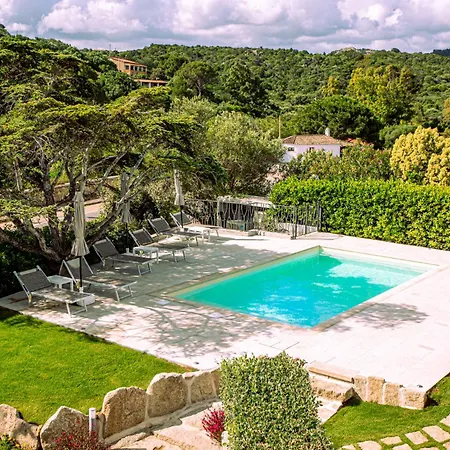 La Corte Di Pulicinu Bed & Breakfast Baja Sardinia
