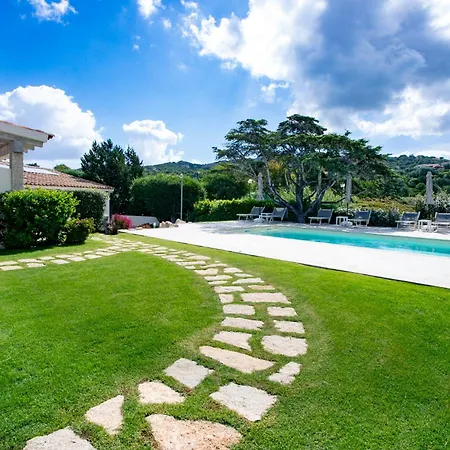 La Corte Di Pulicinu Bed & Breakfast *