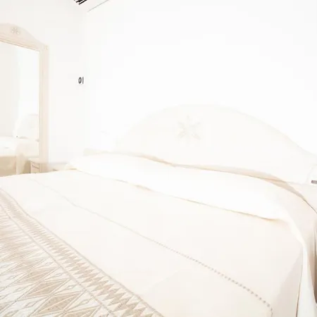 فندق مبيت وإفطار La Corte Di Pulicinu 4*