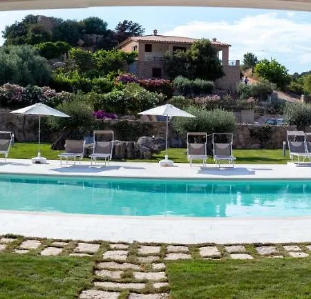 Couette-café La Corte Di Pulicinu 4*