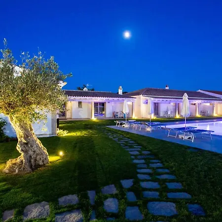 فندق مبيت وإفطار La Corte Di Pulicinu 4*