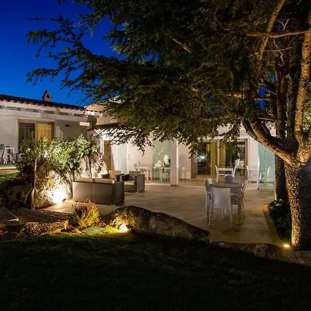 La Corte Di Pulicinu Couette-café 4*