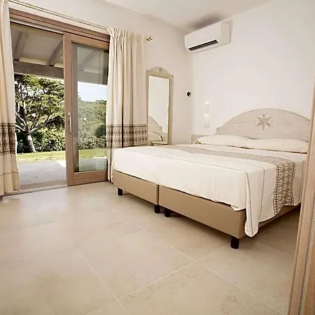 La Corte Di Pulicinu Bed & Breakfast 4*