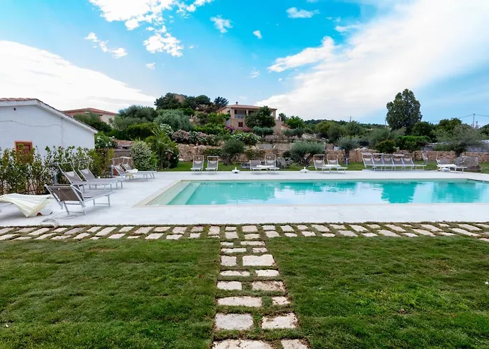 La Corte Di Pulicinu Bed & Breakfast Baja Sardinia