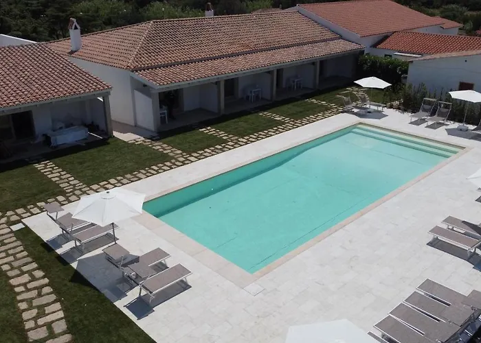 La Corte Di Pulicinu Bed & Breakfast Baja Sardinia